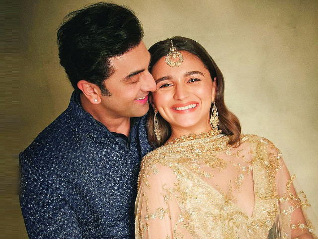 Alia Bhatt同意Ranbir Kapoor是一面“绿色旗帜”。